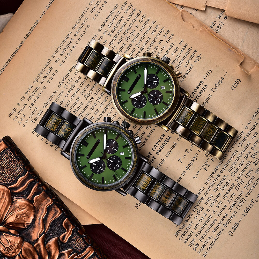 Unsere beide Farbvarianten der Armbanduhr "Walddämmerung"