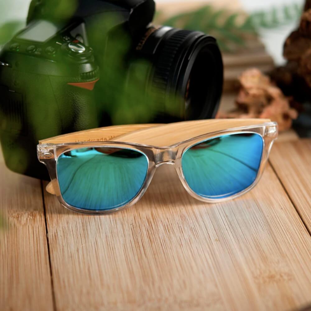 Unser Holzsonnenbrille "Dachstein" ist ein absolutes Must-have für stilbewusste Frauen