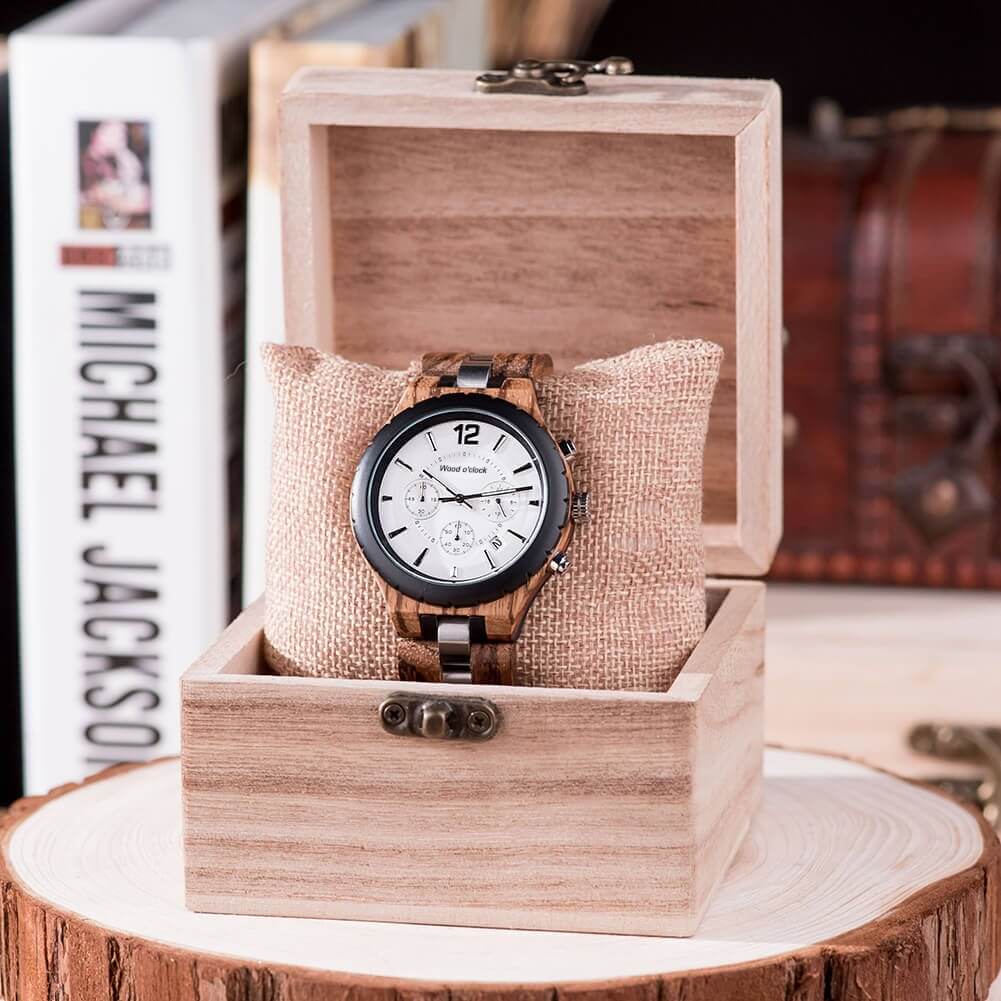 Unsere Armbanduhr "Moonlight" kommt in einer tollen Holzbox zu dir