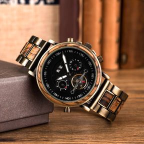 Unsere Armbanduhr "Bergland" bieten wir in zwei Designs, jeweils für Männer und Frauen