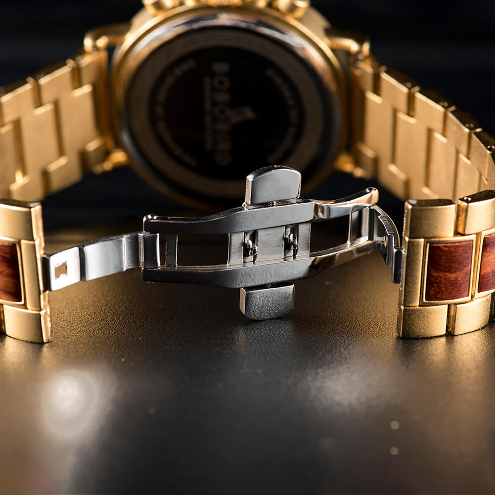 Das Armband unserer Holzuhr "Kleeblatt" ist hochwertig gefertigt und sticht ins Auge