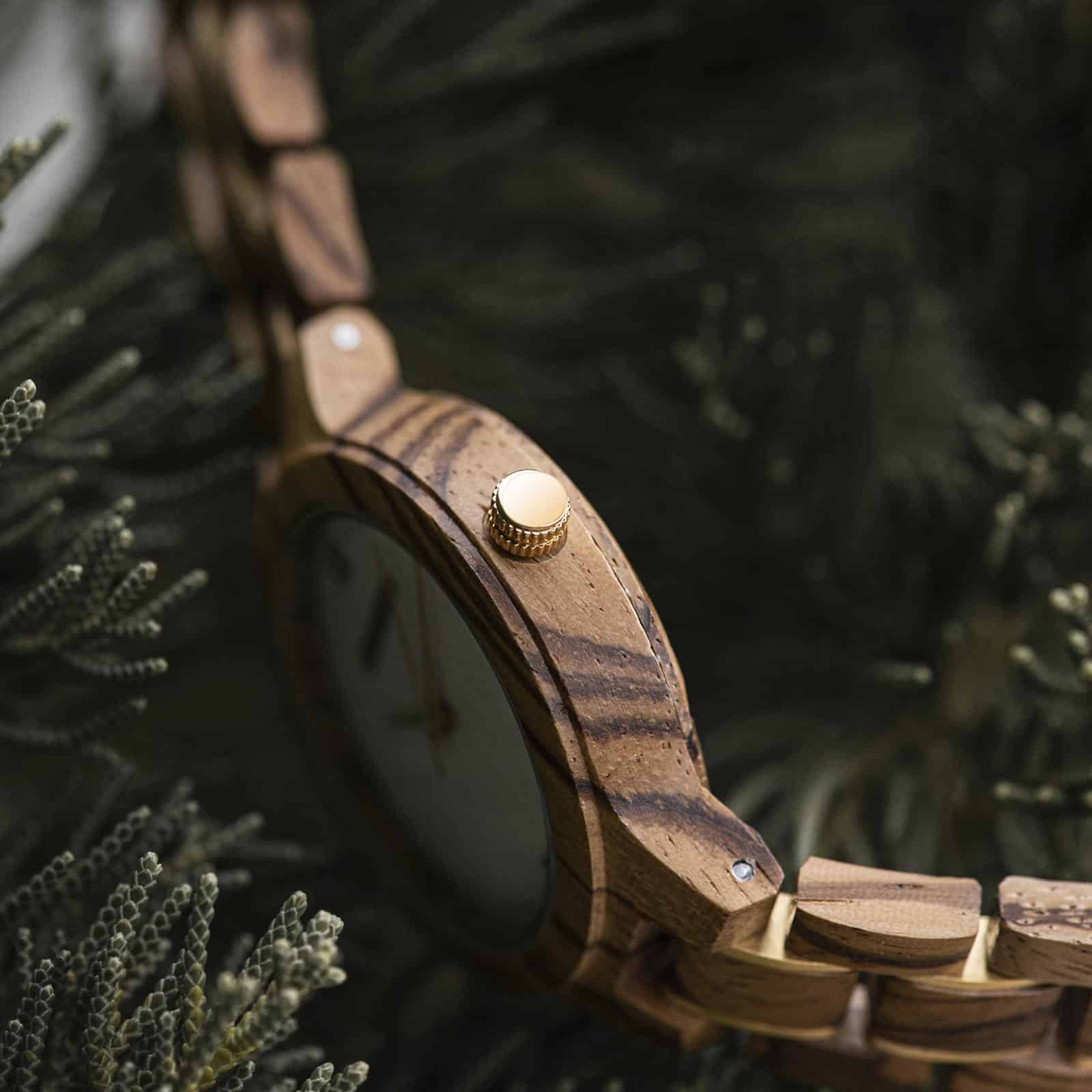 Das Armband der Uhr "Monroe" ist auch echtem Zebraholz gefertigt