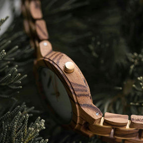Das Armband der Uhr "Monroe" ist auch echtem Zebraholz gefertigt